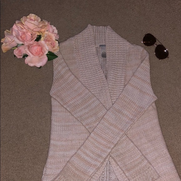 🌸CHARLOTTE RUSSE: Long cream knitted cardigan - Picture 2 of 4